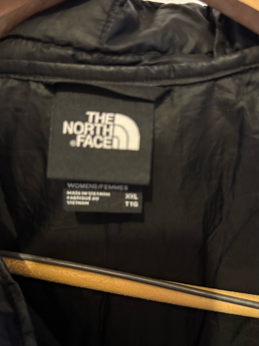 North face Women’s Lightweight Quilted Hooded Coat - Black - Picture 7 of 10